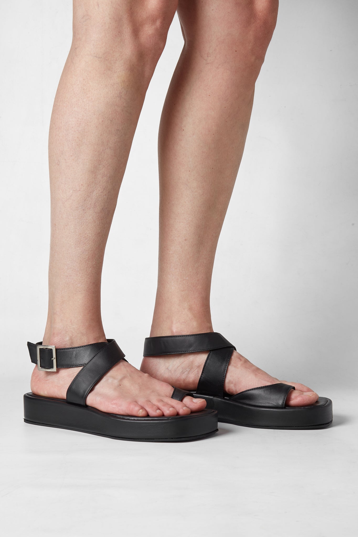 Sandalias Phoenix Negras Cuero (2x1)