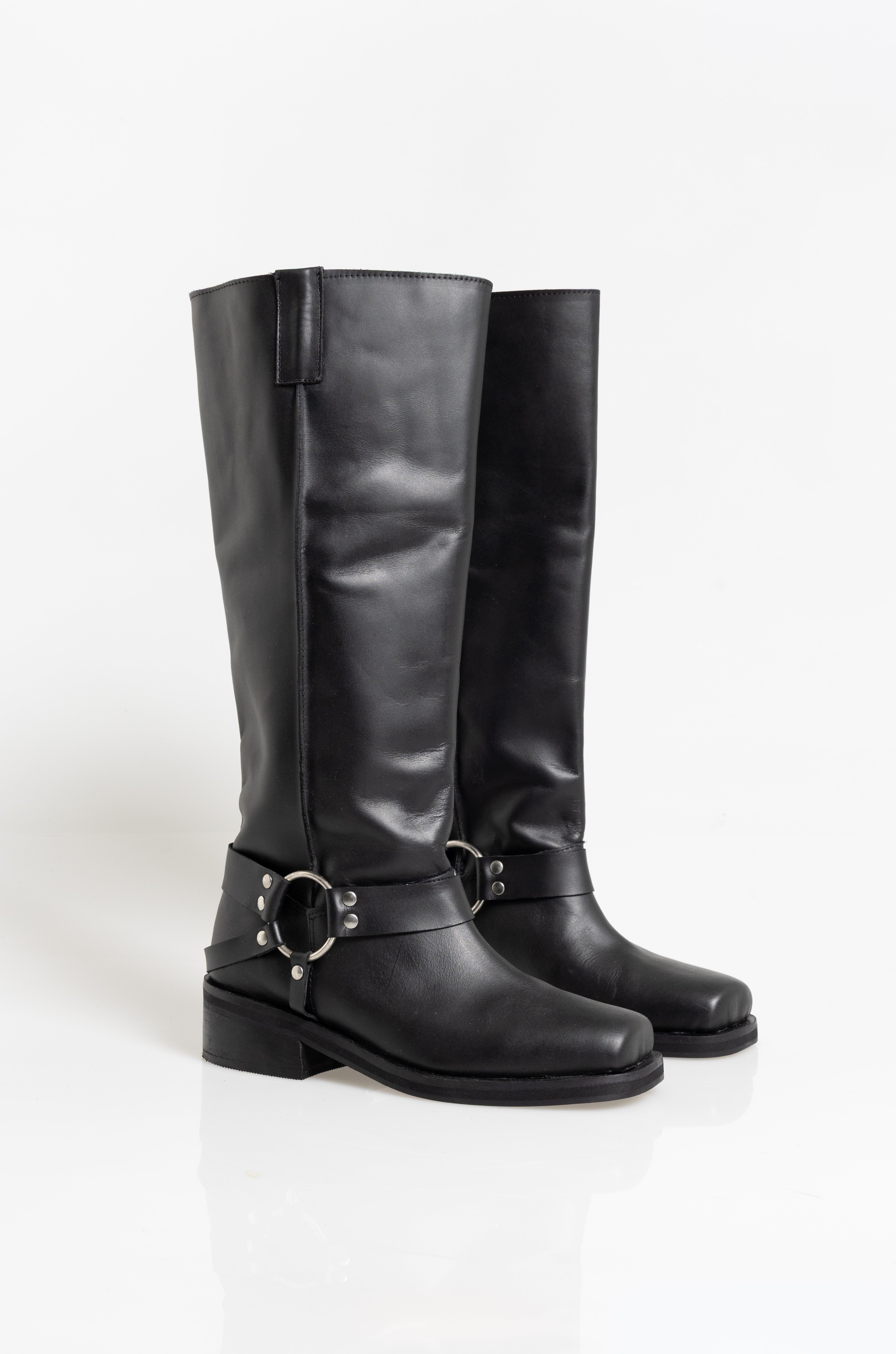 Botas Agoura Negras Cuero